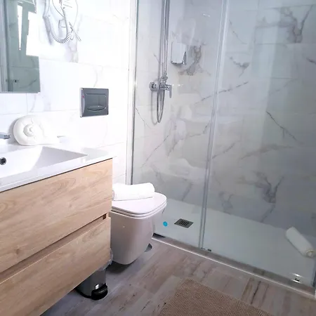 Mar Rosa, Estacionamento Gratuito * Nazaré