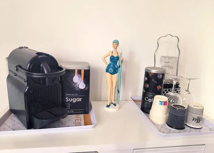 Mar Rosa, Estacionamento Gratuito *